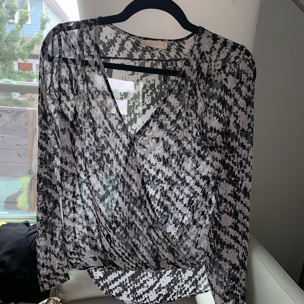 Nordstrom Lush cross long sleep work blouse
